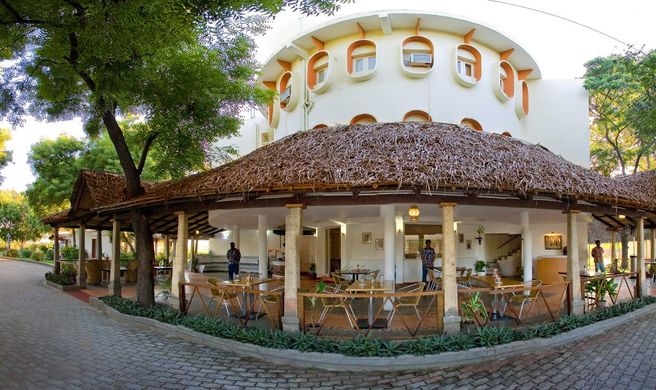 MGM Hi Way Resort Exterior