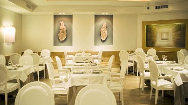 <b>Hotel Real Parque Restaurant</b>. Images powered by <a href="https://www.leonardoworldwide.com/" title="Leonardo Worldwide" target="_blank">Leonardo</a>.