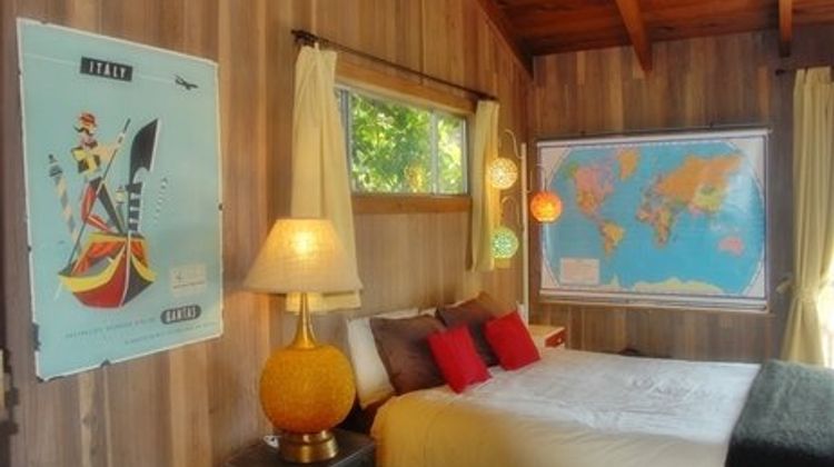 The Andiron Seaside Inn & Cabins Room