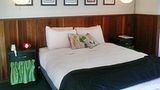 The Andiron Seaside Inn & Cabins Room