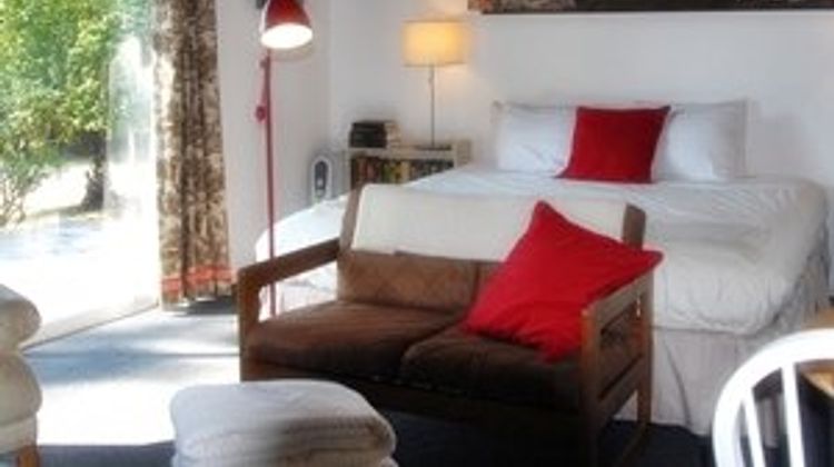 The Andiron Seaside Inn & Cabins Room