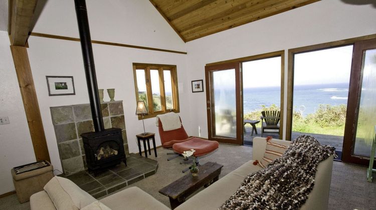 The Andiron Seaside Inn & Cabins Room