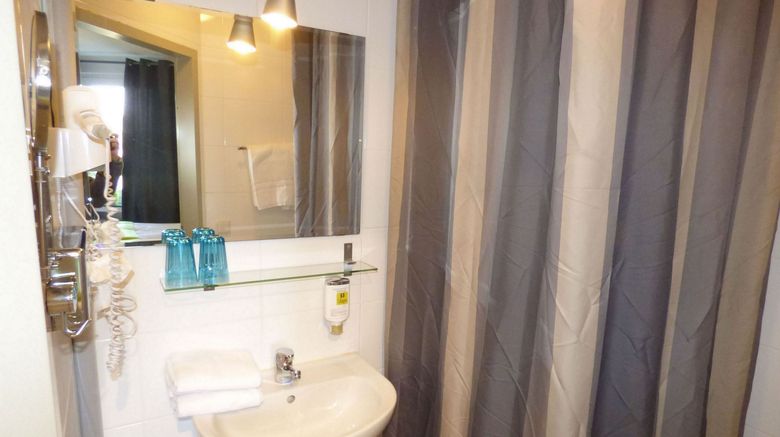 <b>Art Inn Hotel Dinslaken Room</b>. Images powered by <a href="https://www.leonardoworldwide.com/" title="Leonardo Worldwide" target="_blank">Leonardo</a>.