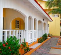 Coconut Inn Exterior