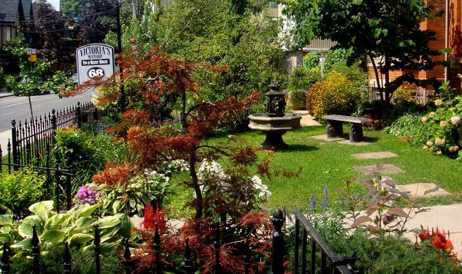 Victoria's Mansion Guest House Exterior