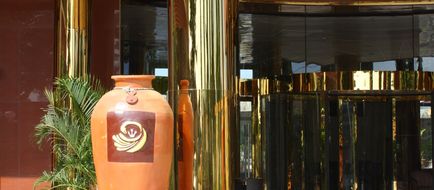 Royal Nick Hotel Exterior