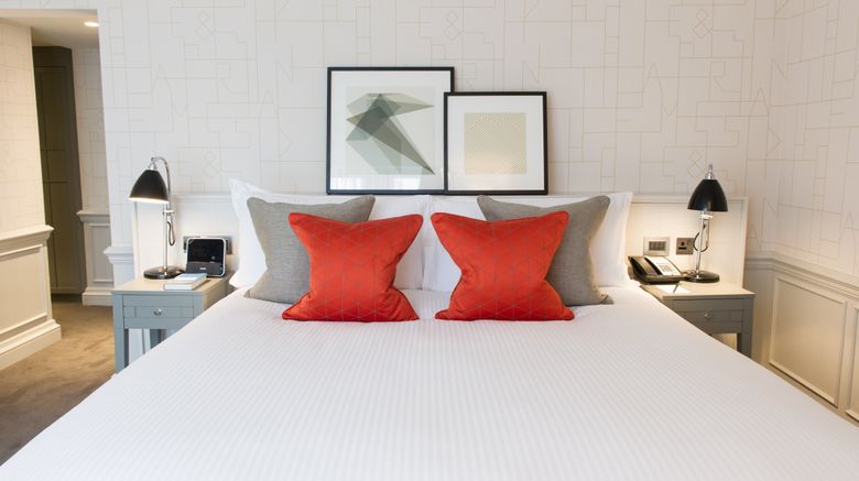 <b>The Ampersand Hotel Suite</b>. Images powered by <a href=https://www.travelagewest.com/Hotels/London/
