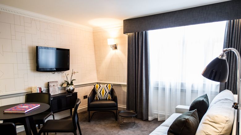<b>The Ampersand Hotel Suite</b>. Images powered by <a href=https://www.travelagewest.com/Hotels/London/