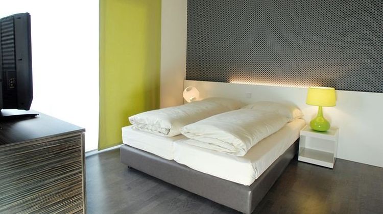 Harry's Home Linz Room
