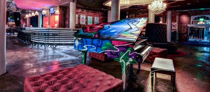 Canvas Hotel Dallas Lobby