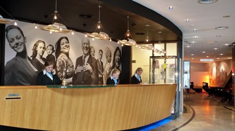 <b>Inntel Hotels Amsterdam Centre Lobby</b>. Images powered by <a href="https://www.leonardoworldwide.com/" title="Leonardo Worldwide" target="_blank">Leonardo</a>.