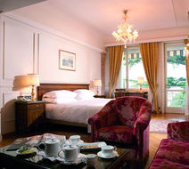 Villa Cortine Palace Hotel Room