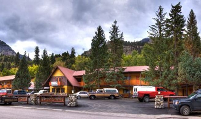 Box Canyon Lodge & Hot Springs Exterior