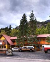Box Canyon Lodge & Hot Springs
