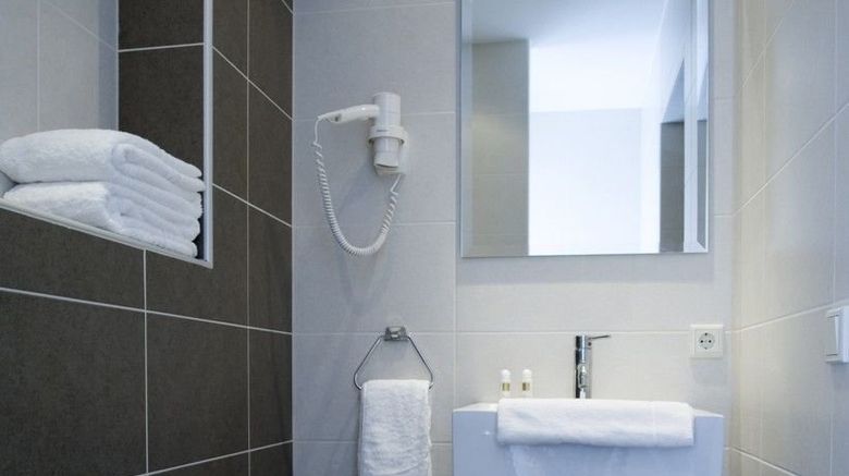 <b>City Hotel La Reine Room</b>. Images powered by <a href="https://www.leonardoworldwide.com/" title="Leonardo Worldwide" target="_blank">Leonardo</a>.