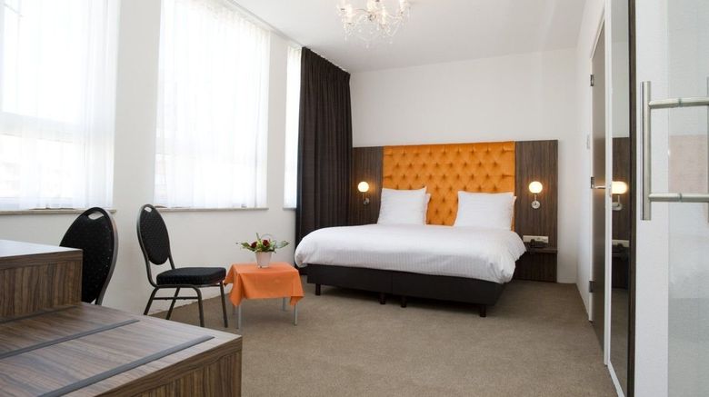 <b>City Hotel La Reine Room</b>. Images powered by <a href="https://www.leonardoworldwide.com/" title="Leonardo Worldwide" target="_blank">Leonardo</a>.