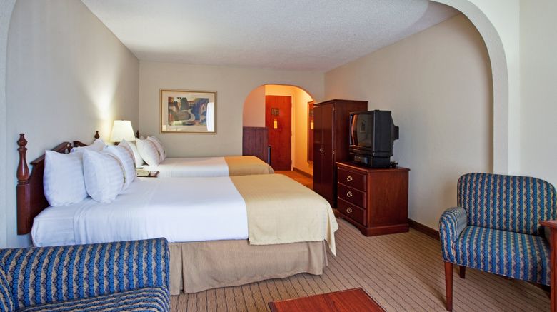 <b>Holiday Inn & Suites Room</b>. Images powered by <a href="https://www.leonardoworldwide.com/" title="Leonardo Worldwide" target="_blank">Leonardo</a>.
