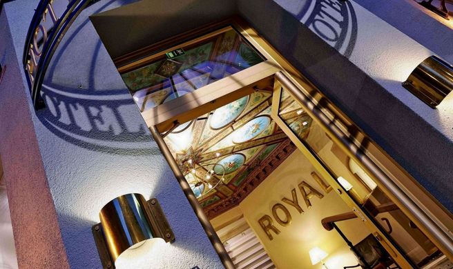 Royal Hotel Exterior