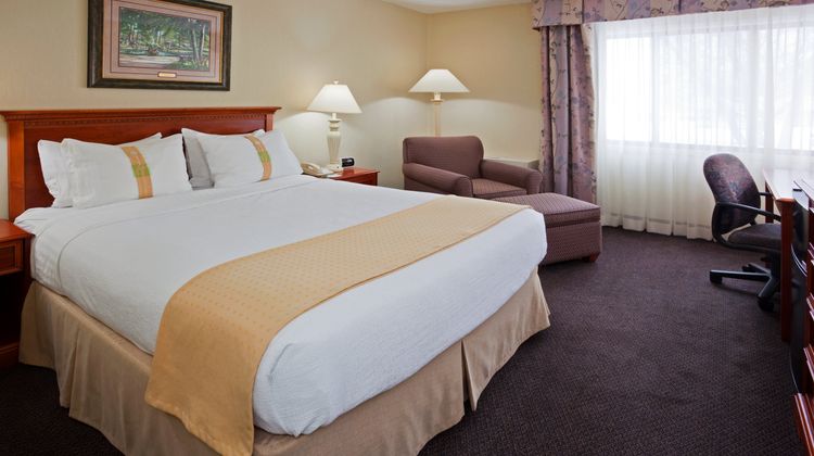 Holiday Inn Hotel & Suites St Cloud Room