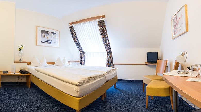 <b>Nibelungen Hof Hotel Room</b>. Images powered by <a href="https://www.leonardoworldwide.com/" title="Leonardo Worldwide" target="_blank">Leonardo</a>.