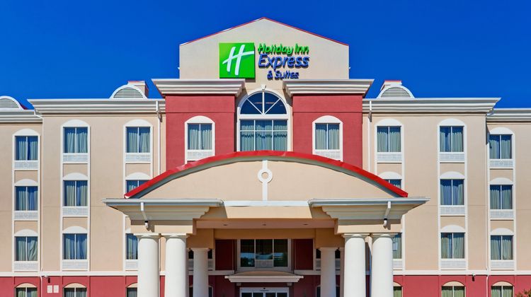 Holiday Inn Express & Suites Byram Exterior