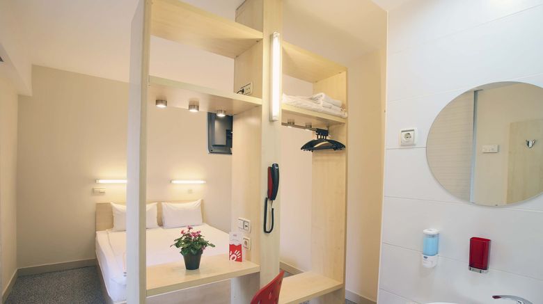 <b>Hello Hotels Room</b>. Images powered by <a href="https://www.leonardoworldwide.com/" title="Leonardo Worldwide" target="_blank">Leonardo</a>.