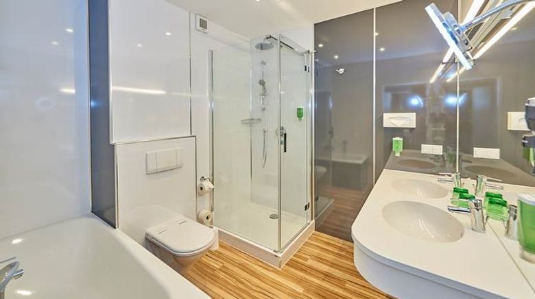 <b>Hotel Zipser Room</b>. Images powered by <a href="https://www.leonardoworldwide.com/" title="Leonardo Worldwide" target="_blank">Leonardo</a>.