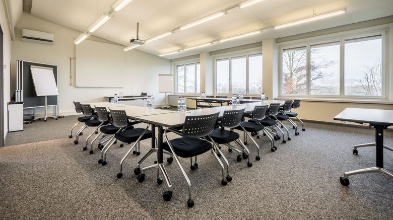 <b>Coop Tagungszentrum Meeting</b>. Images powered by <a href="https://www.leonardoworldwide.com/" title="Leonardo Worldwide" target="_blank">Leonardo</a>.