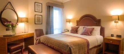 Bishop's Gate Hotel Room