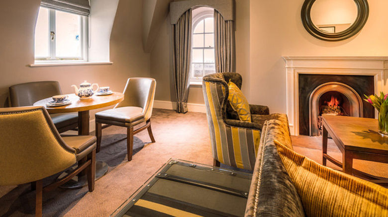 <b>Bishop's Gate Hotel Suite</b>. Images powered by <a href="https://www.leonardoworldwide.com/" title="Leonardo Worldwide" target="_blank">Leonardo</a>.