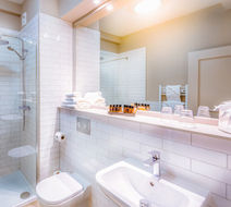 Bishop's Gate Hotel Room