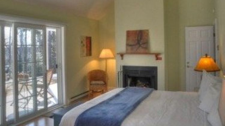 Spruce Point Inn Resort Room