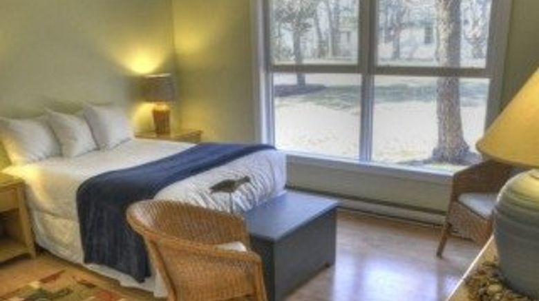 <b>Spruce Point Inn Resort Room</b>. Images powered by <a href="https://www.leonardoworldwide.com/" title="Leonardo Worldwide" target="_blank">Leonardo</a>.