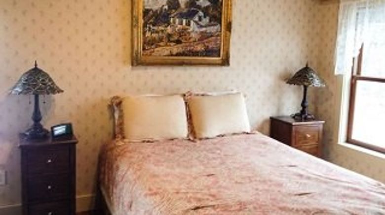 <b>Ogunquit River Inn, Ascend Collection Room</b>. Images powered by <a href="https://www.leonardoworldwide.com/" title="Leonardo Worldwide" target="_blank">Leonardo</a>.