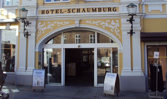 Hotel Schaumburg Exterior