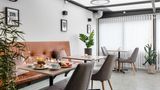 Avanti Hotel Restaurant