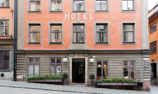 Lady Hamilton Hotel Exterior
