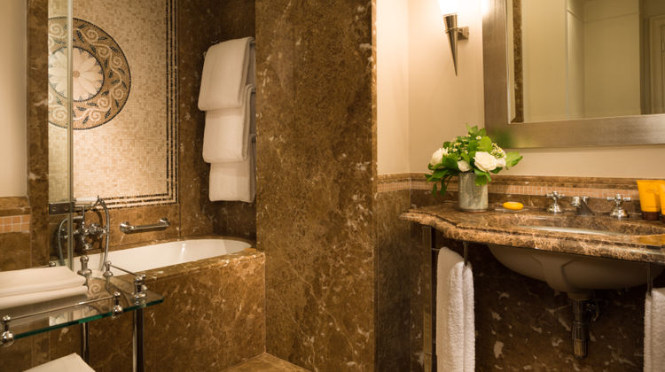 Rocco Forte Hotel Savoy Room