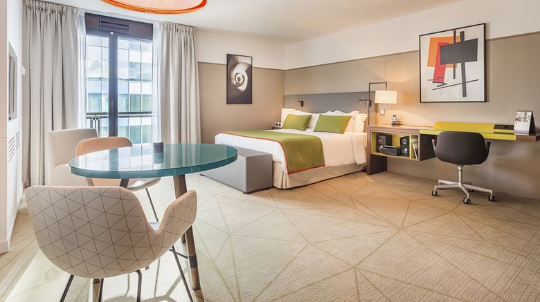 <b>Fraser Suites Harmonie Paris La Defense Suite</b>. Images powered by <a href="https://www.leonardoworldwide.com/" title="Leonardo Worldwide" target="_blank">Leonardo</a>.