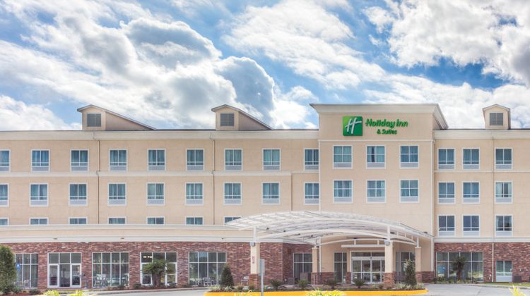 Holiday Inn & Suites Lafayette North Exterior