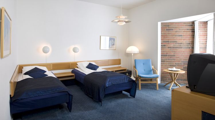 Bechs Hotel Room