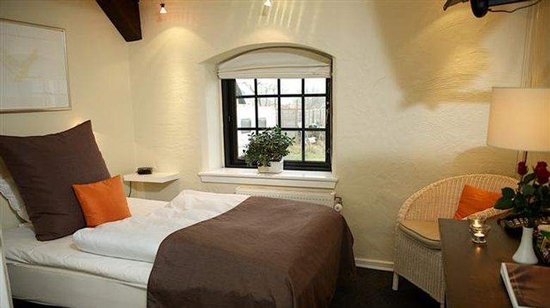 <b>Benniksgaard Hotel Room</b>. Images powered by <a href="https://www.leonardoworldwide.com/" title="Leonardo Worldwide" target="_blank">Leonardo</a>.