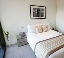 Zen Apartments - City Airport Room