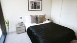 Zen Apartments - City Airport Room