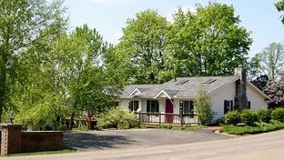 Donnas Premier Lodging