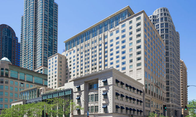 The Peninsula Chicago Exterior