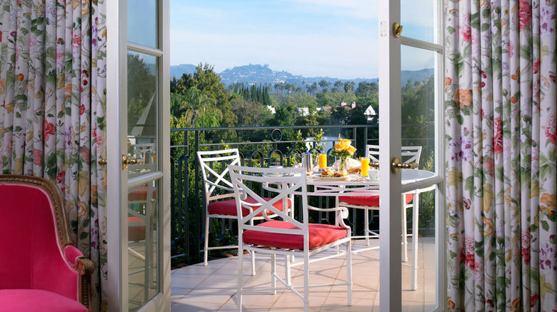 <b>The Peninsula Beverly Hills Suite</b>. Images powered by <a href="https://www.leonardoworldwide.com/" title="Leonardo Worldwide" target="_blank">Leonardo</a>.