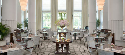 The Peninsula Shanghai Lobby