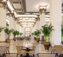 The Peninsula Hong Kong Lobby