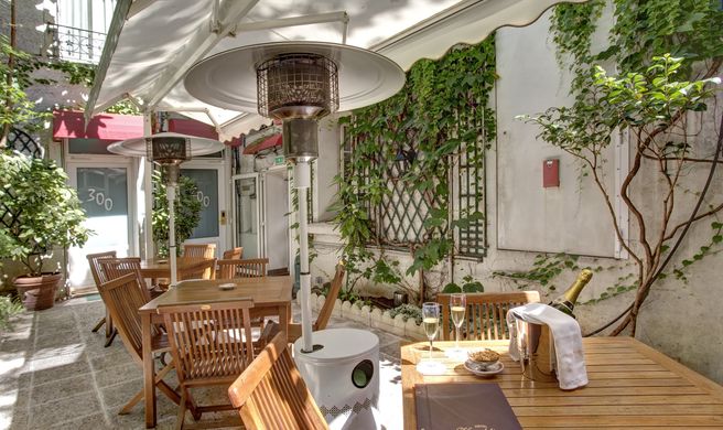 Vivaldi Hotel Exterior